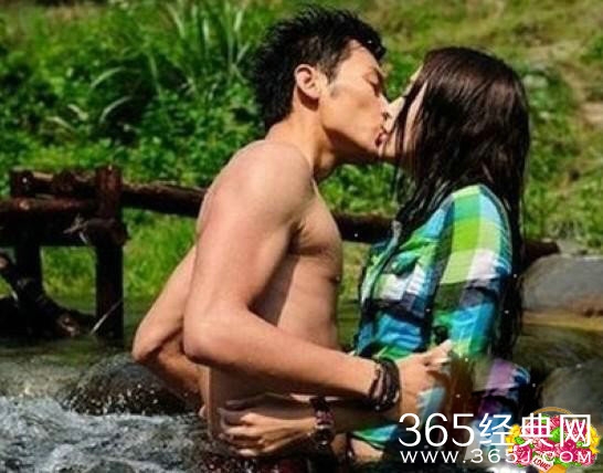 盘点全裸献身鸳鸯浴的十对大明星