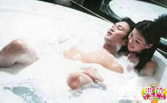 盘点全裸献身鸳鸯浴的十对大明星