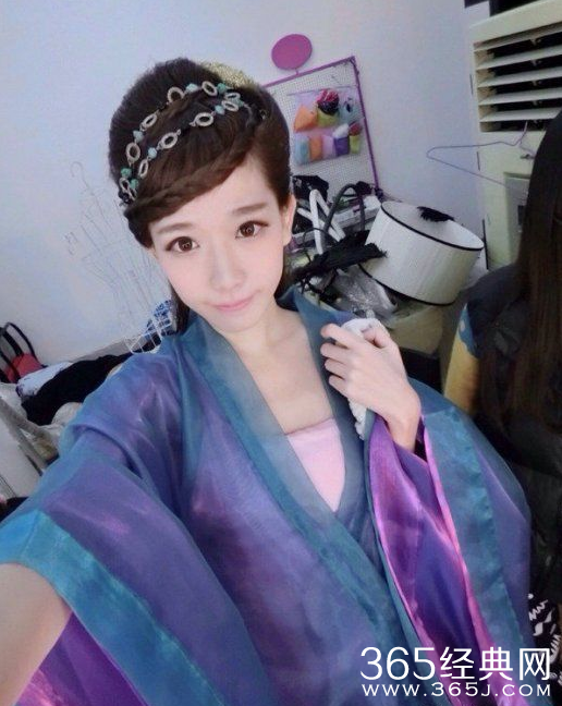 “翻版林志玲”网络爆红 清新气质更胜一筹