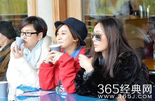 《花儿与少年》。