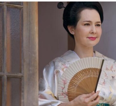 台女星拍戏甩小演员15巴掌 致对方脸肿