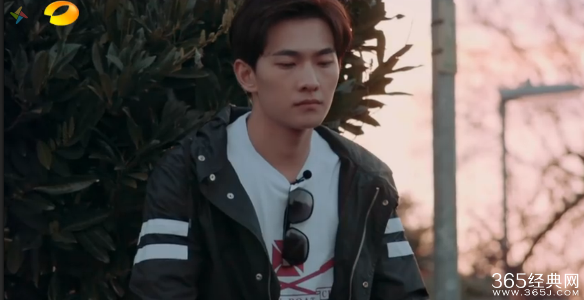 《花儿与少年2》杨洋走丢落单时英文插曲是什么歌