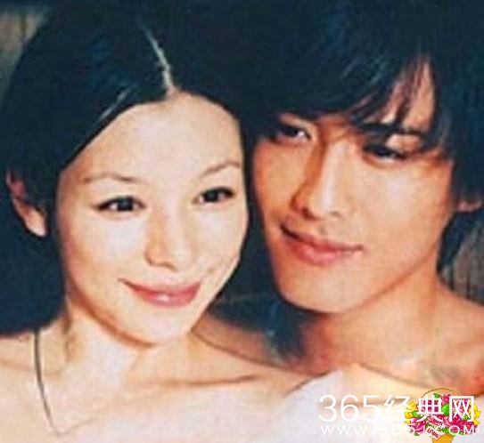 盘点全裸献身鸳鸯浴的十对大明星