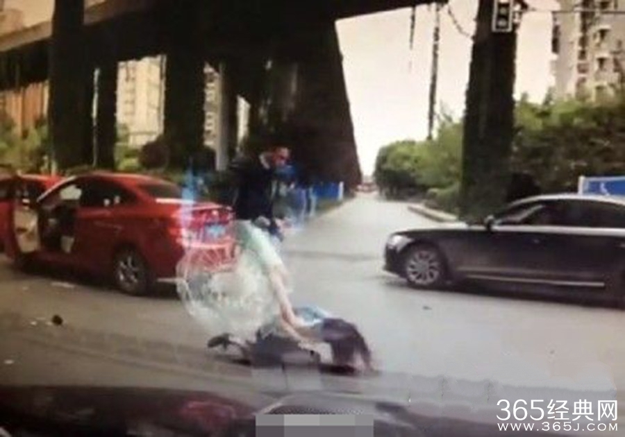 成都被打女司机正式发信致歉