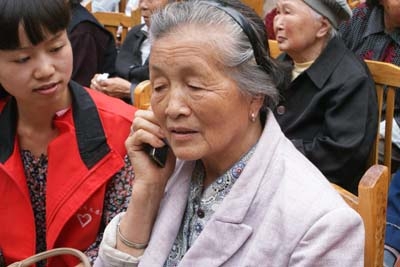 三分钟的电话，竟成了父母最大的奢望