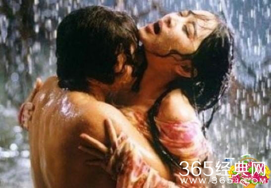 盘点全裸献身鸳鸯浴的十对大明星