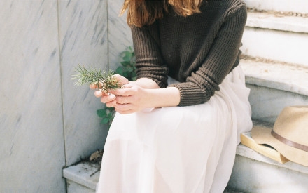 用微笑去面对生活，用真情去书写人生