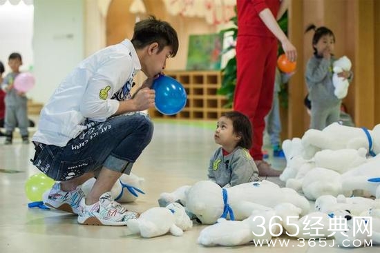 《爸爸回来了》贾乃亮挣钱换新房？知情人称他坐拥好几处房产