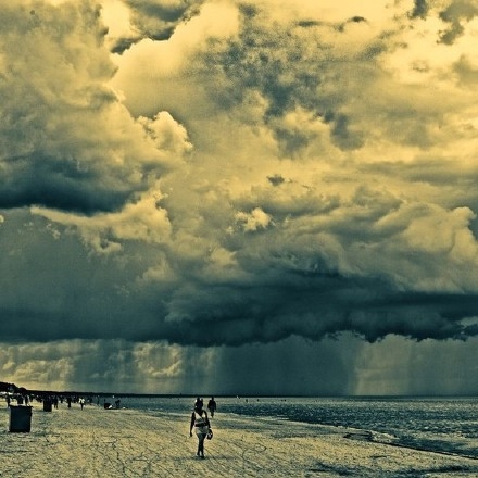 用微笑去面对生活，用真情去书写人生