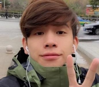 《变形计》主人公郭尧曝帅照