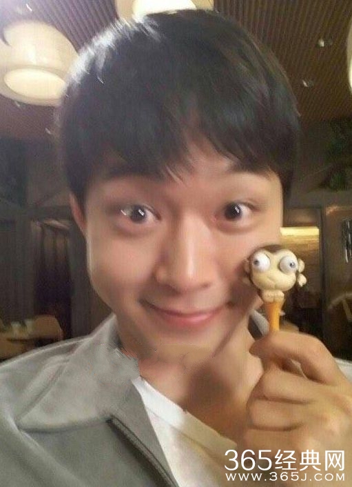 看见味道的少女朴有天来电显示照片原图下载