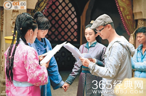 曝陈伟霆拍戏激吻赵丽颖三小时 阿Sa恋情告急