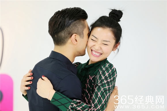 《我们相爱吧》夫妇约会无剧本 刘雯崔始源吻了两次