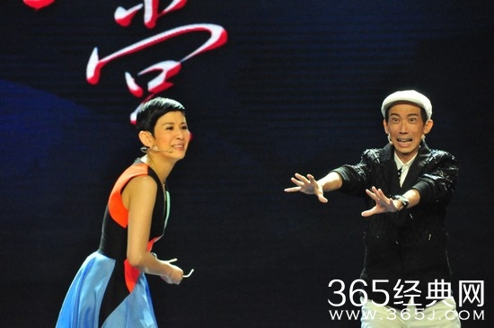 《喜剧人》吴君如调侃狗仔。