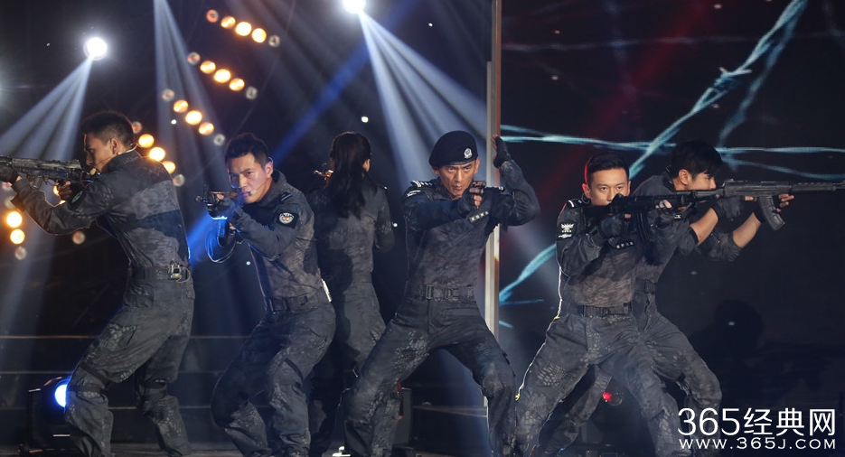 《特警力量》录《天天向上》 重装pk天天兄弟