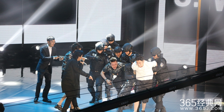 《特警力量》录《天天向上》 重装pk天天兄弟