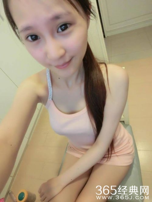 游戏女主播洗澡被全程直播 大量正面照曝光