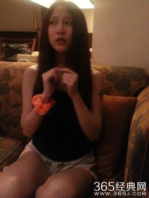 游戏女主播洗澡被全程直播 大量正面照曝光