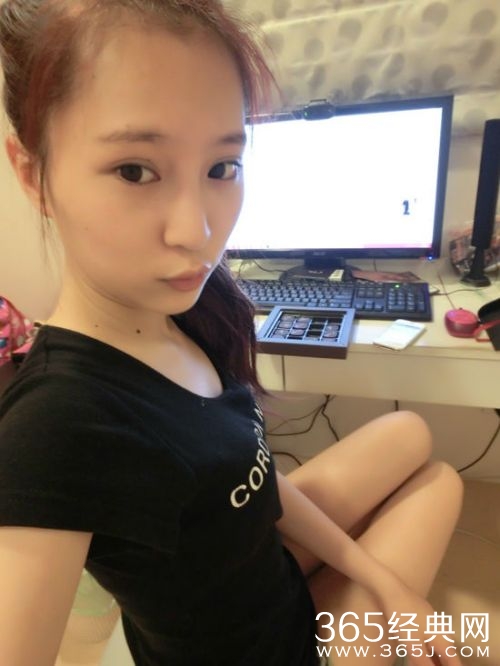 游戏女主播洗澡被全程直播 大量正面照曝光