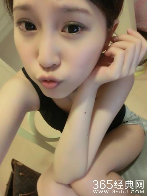 游戏女主播洗澡被全程直播 大量正面照曝光