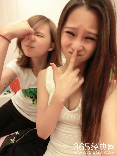 游戏女主播洗澡被全程直播 大量正面照曝光