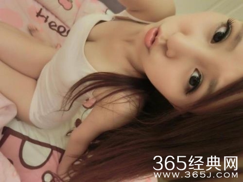 游戏女主播洗澡被全程直播 大量正面照曝光