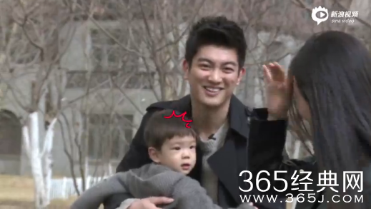 《爸爸回来了》第二季嗯哼玩松果花絮曝光