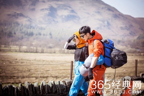 花儿与少年2》井柏然登山神助力 甘当许晴 人肉靠椅