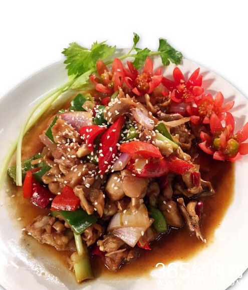 叶一茜晒秘制酱爆牛蛙