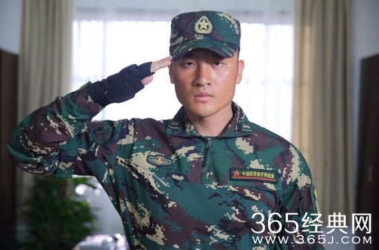 王天野《特警力量》剧照