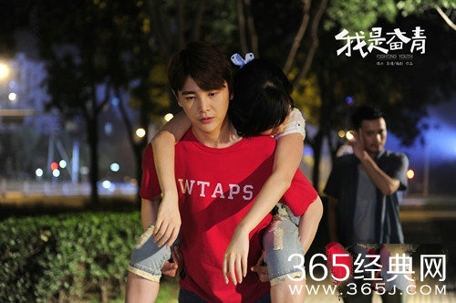 《我是奋青》孙坚累到脸变形 毛晓彤遭奇葩面试