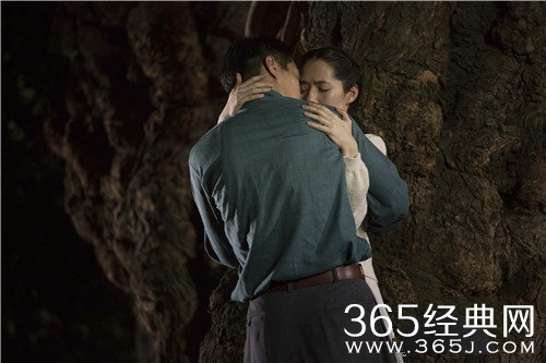 郭碧婷《对风说爱你》尺度大 与杨祐宁激吻跌倒