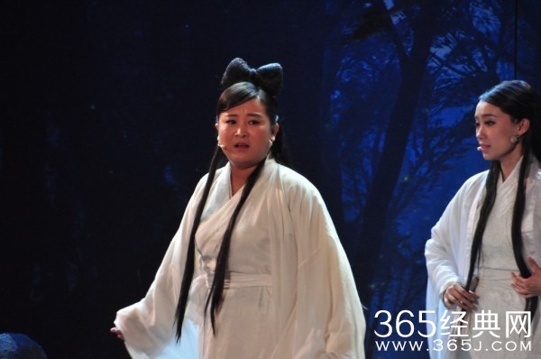 《喜剧人》吴君如临时退赛 贾玲化身女鬼聂小倩