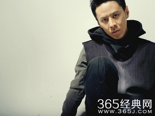 王宝强泰国玩失踪 疑被马浴柯绑架吃大排档