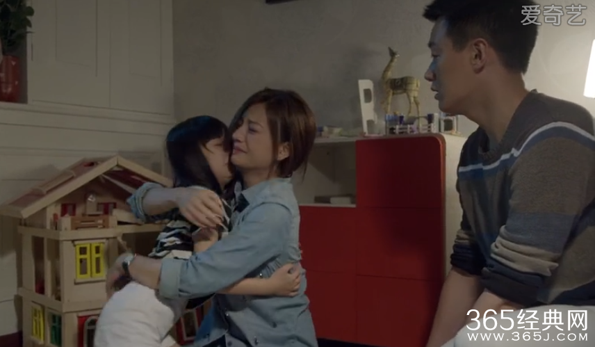 《虎妈猫爸》茜茜向妈妈伸手时的背景音乐是什么