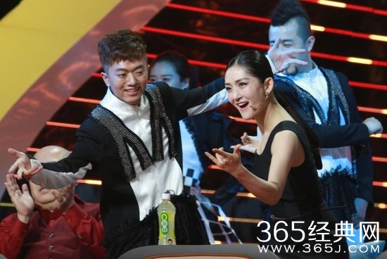 《喜剧狂》决赛狂撕名牌 谢娜热舞拉票