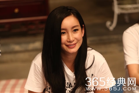 秦海璐产后首登真人秀 加盟浙江《精彩好生活》