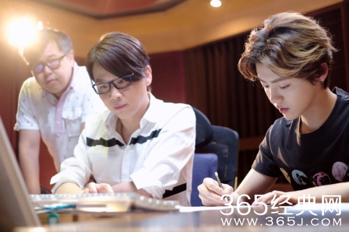 鹿晗陶喆《请到长城来滑雪》MP3/MV在线试听下载