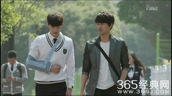 《whoareyou学校2015》渐渐浮水面的大反派们