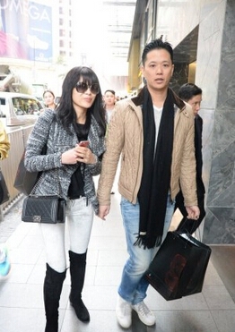 胡杏儿与TVB七年约将满 或收2500万跳槽新东家