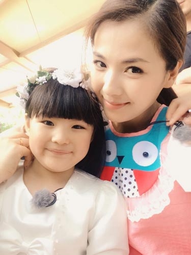 《奔跑吧兄弟》玩六一特辑 刘涛变巨婴与王诗龄玩耍