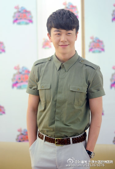 孛儿只斤·包迪录制《天天向上》现场照曝光