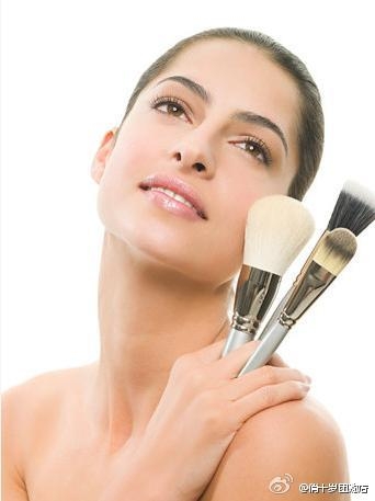 皮肤易出油夏天怎么办