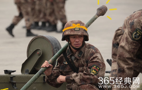 王宝强《男子汉》骨折真相曝光 玩游戏摔下平衡木受伤