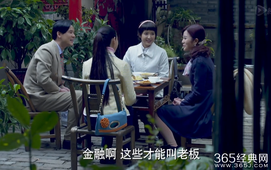 《二婶》第9集10集剧情介绍：明辉恋上小芳