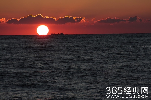 谁先升起谁便是太阳