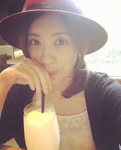 贾静雯修杰楷同发甜蜜早餐照网友：虐死单身狗