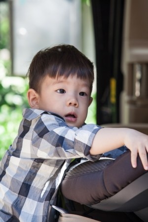 李晨被嗯哼叫爸爸跑男团集体乱入《爸爸回来了》