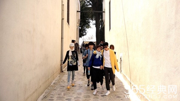 《花儿与少年》土耳其之行大揭秘 姐弟红唇大展\