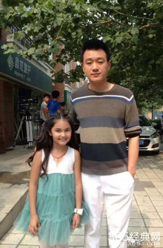 《虎妈猫爸》9岁混血小美女瑞特杜恩火了